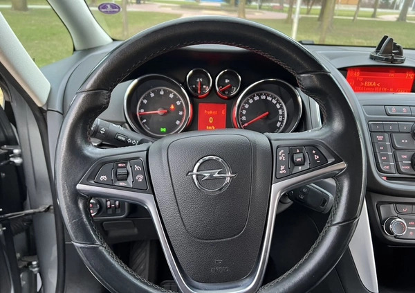 Opel Zafira cena 33900 przebieg: 144000, rok produkcji 2012 z Łomża małe 301
